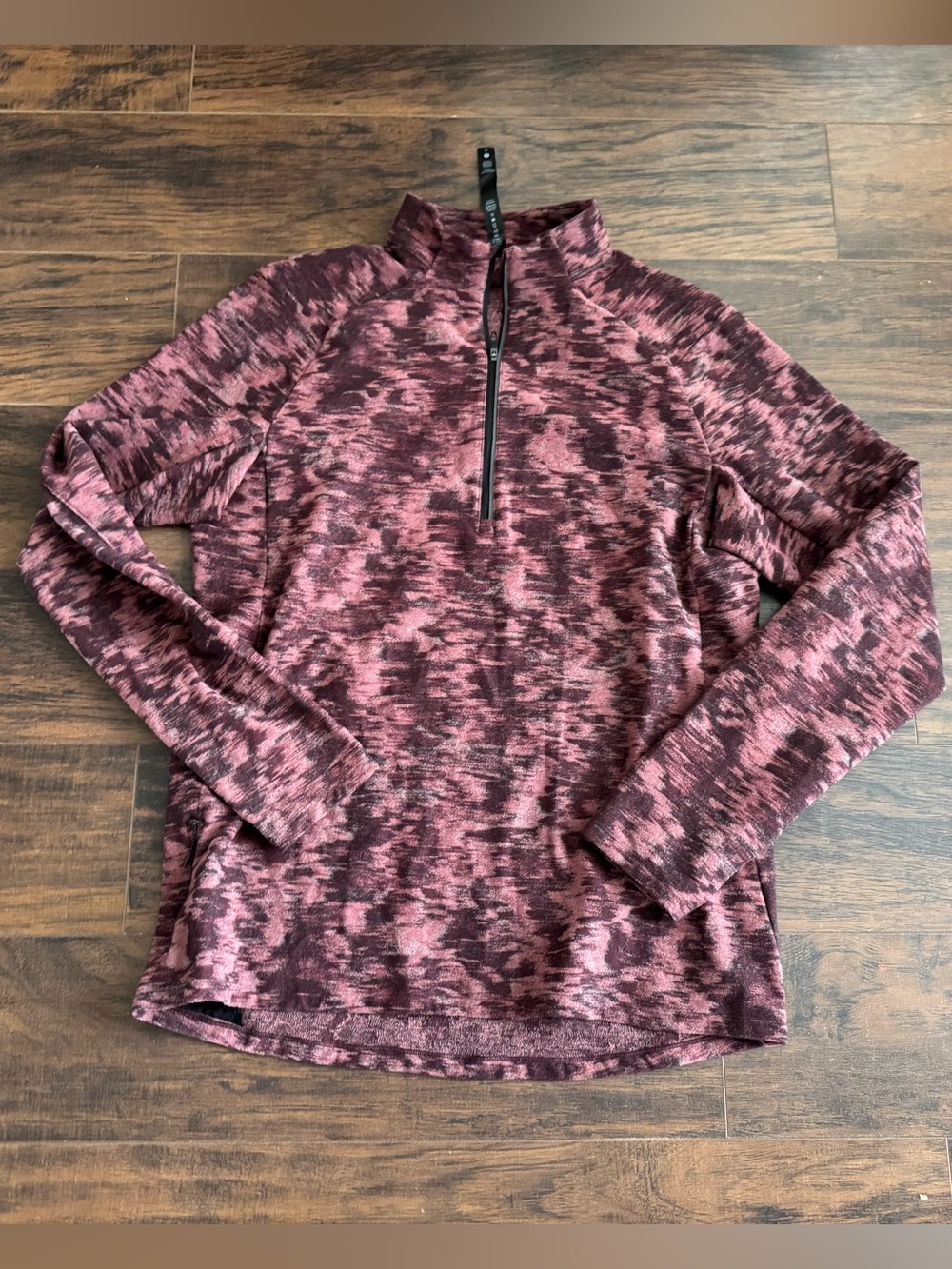 lululemon jersey 1/2 zip, mens L red camo
